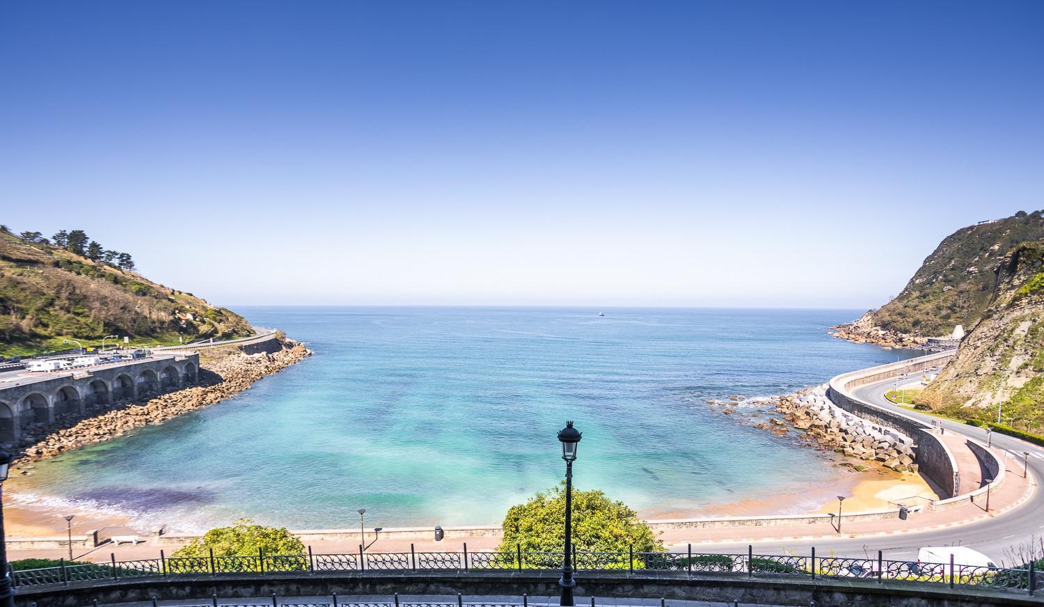 APARTAMENTOS KRESALA - Vistas al mar - Parking gratis Getaria Bagian luar foto